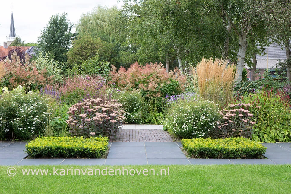 Grond bemesten in de tuin
